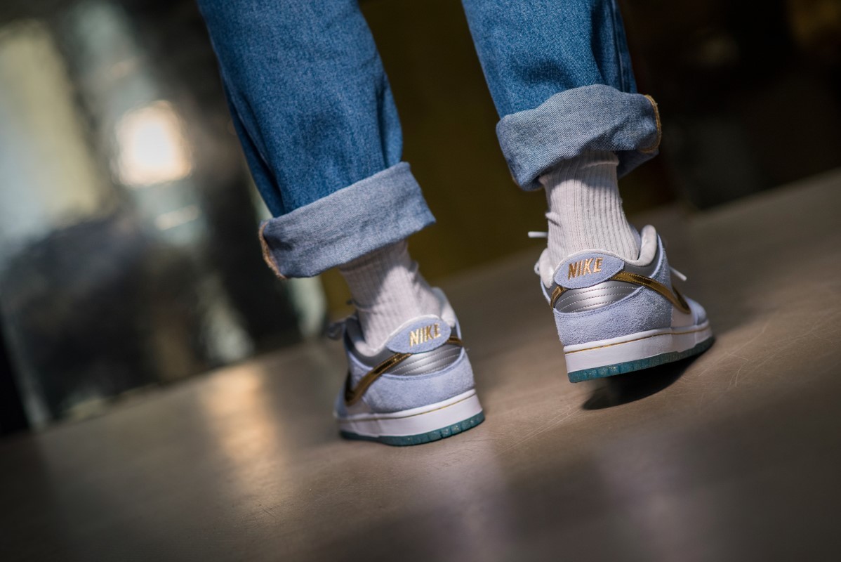 strangelove dunks on feet